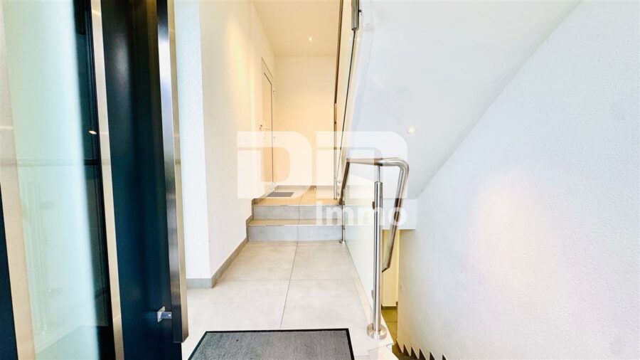 KFW 55 EE - kernsanierte / neuerstellte Erdgeschosswohnung Neubauzustand - EG Haupteingang